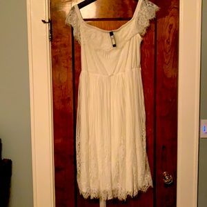 City Chic White dress